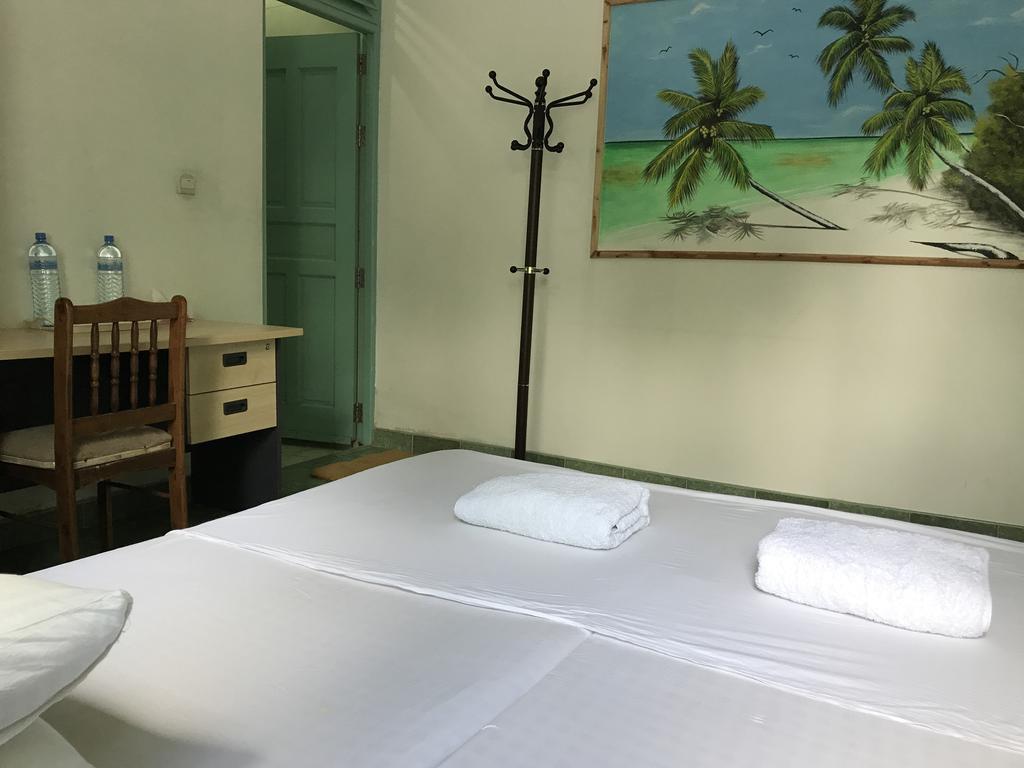 Raalhu Lodge Himmafushi Exterior photo